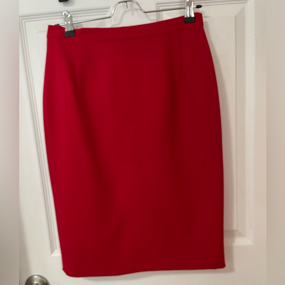Gianfrediani Elegant Red Pencil Skirt size 44
100% wool